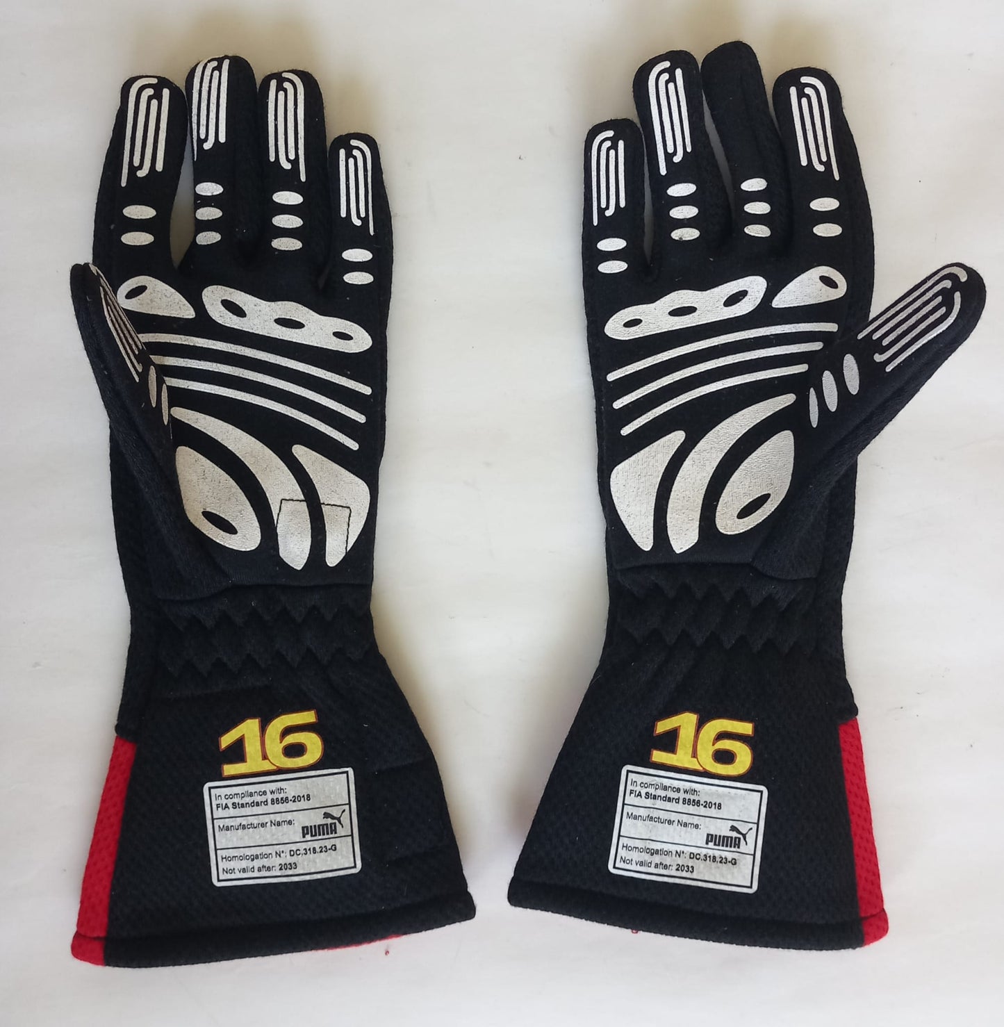 2023 Carlos Sainz Scuderia Ferrari F1 Gloves